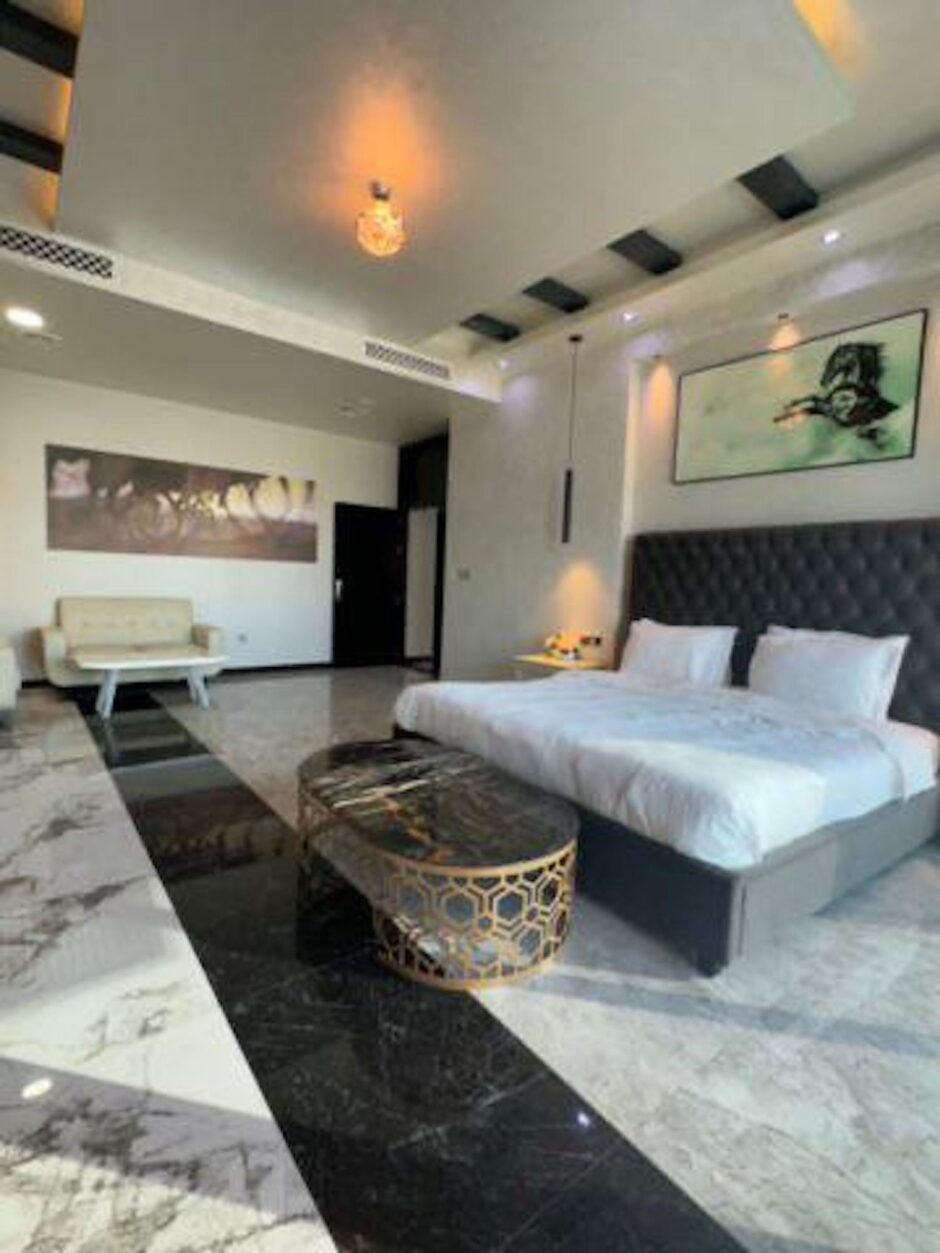 Townhouse 5 br in completed complex Residence Tower, Downtown, Dubai