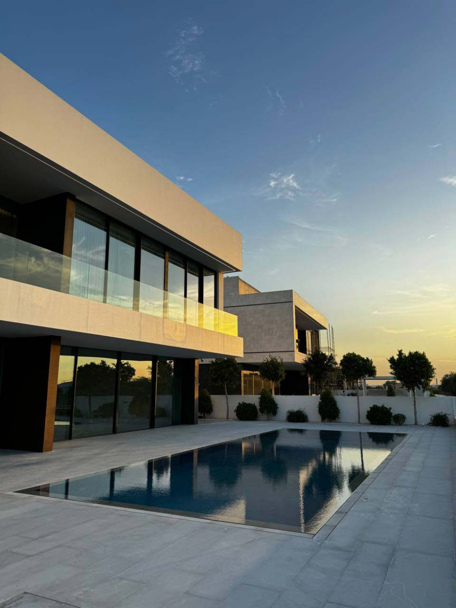 For sale villa 6 br in the completed complex EMERALD HILLS, Dubai Hills area, Dubai.