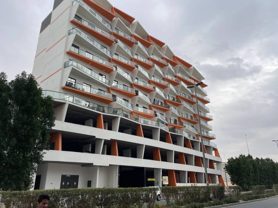 Apartment 2 br in completed complex Binghatti Gems, JVC, Dubai