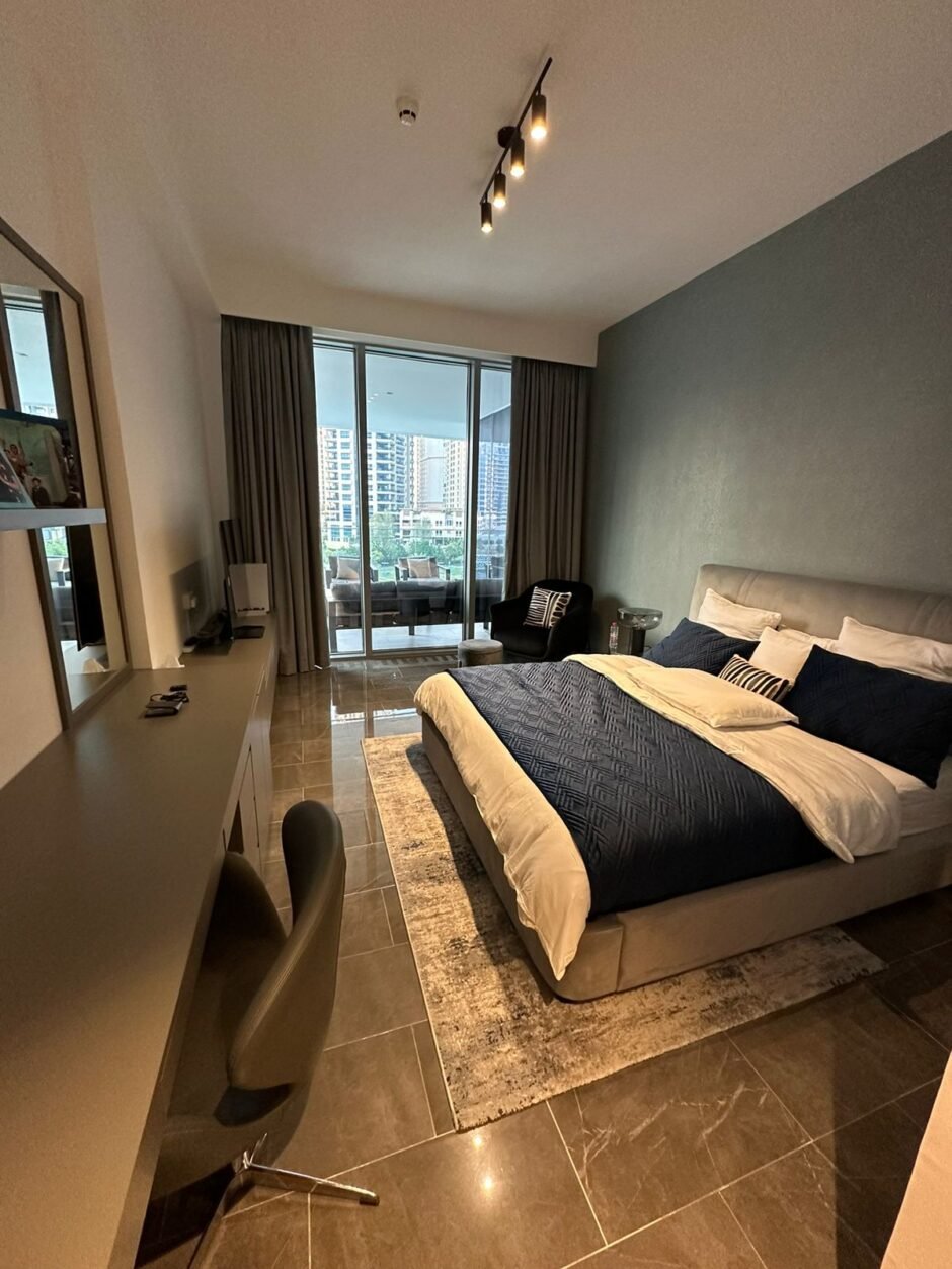 Apartment 3 br in the completed complex Stella Maris, Dubai Marina, Dubai