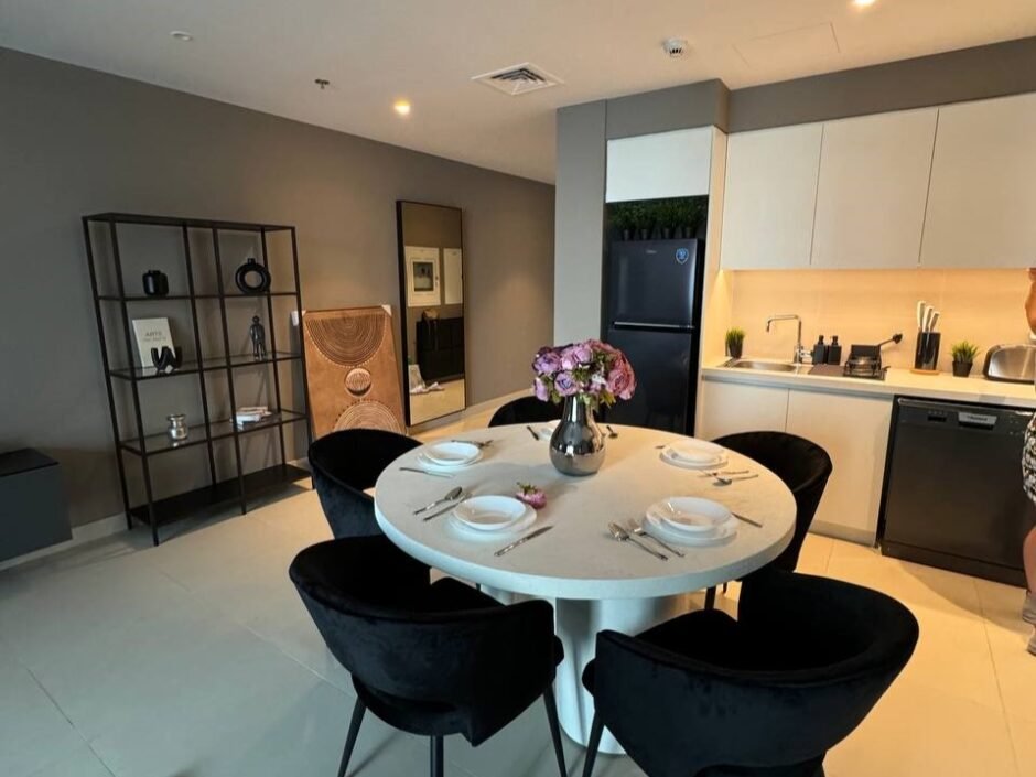 Apartment 2 br in completed complex, Creek Horizon Tower 1 project, Creek Harbor, Dubai